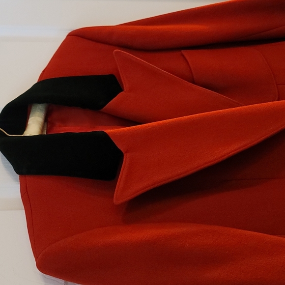 Vintage Evan Picone Red Wool Blazer with Velvet Collar size 8 - Picture 3 of 14